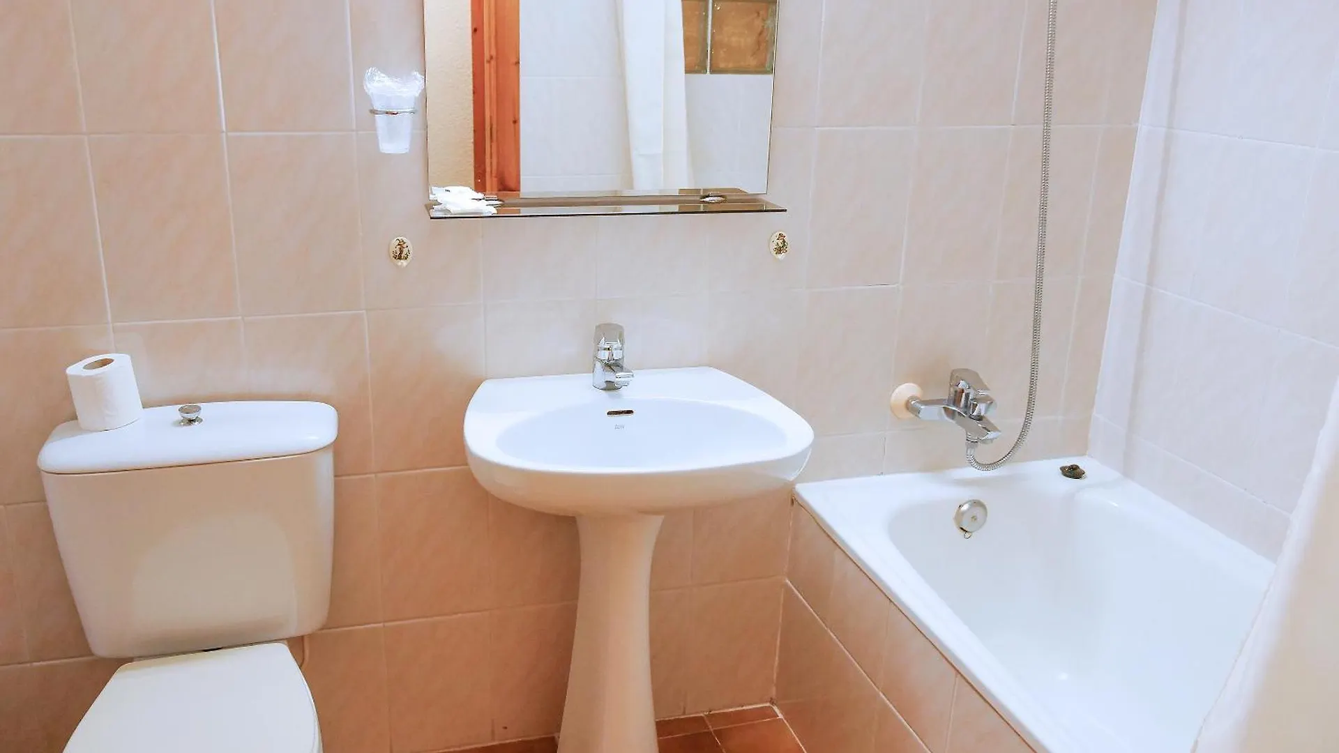 Kione Deusol Apartment Incles 0*,